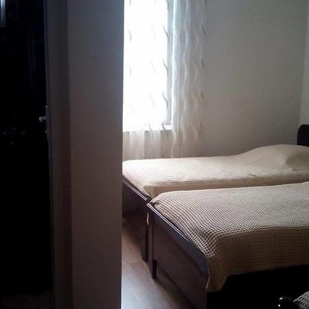Guest House บาทูมิ ภายนอก รูปภาพ